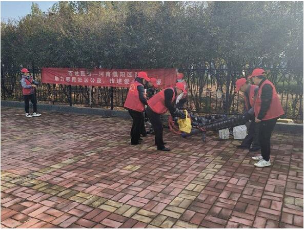 百姓甄选商贸部河南团队为濮阳市惠民社区盟城新区捐赠体育健身器材