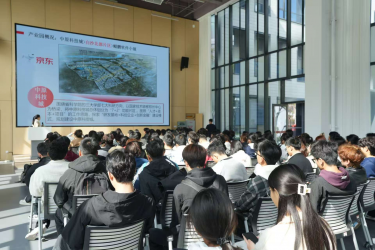 京东(郑州)基地两年领跑,驱动80家企业聚力升级