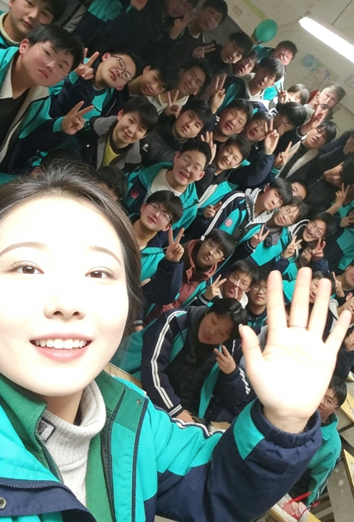 ������óְҵѧԺ��ҵ������2�������ϰ������ص�ĸУԲ�ν�̨